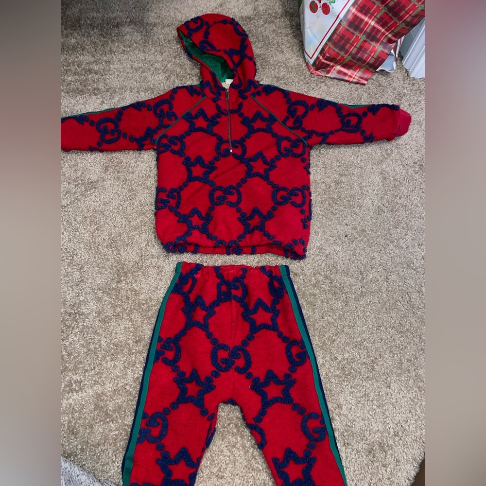 Kids Gucci jogging suit